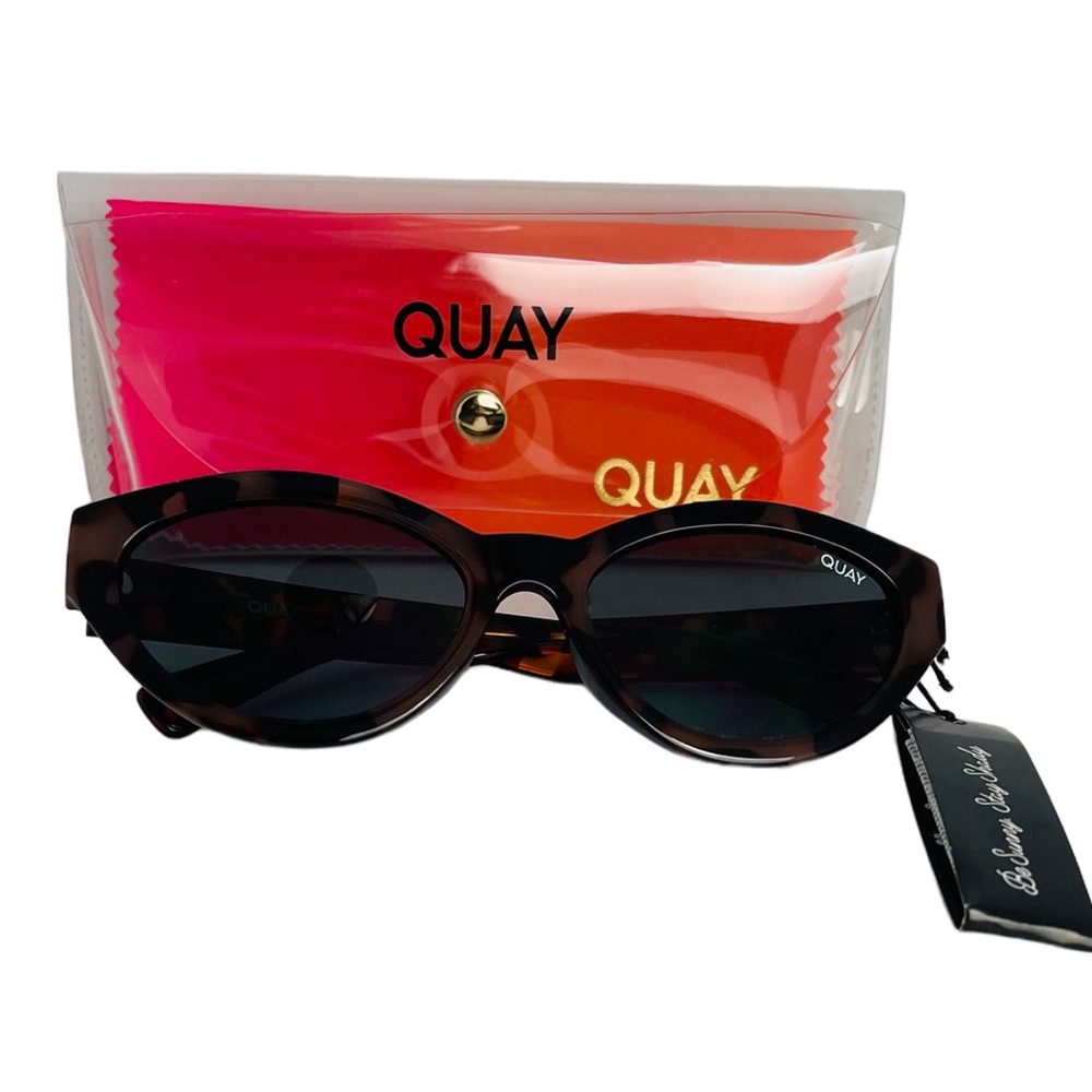 New! QUAY “Totally Buggin”Sunglasses w/Clear Case & Cleaning Cloth